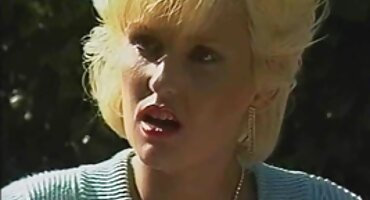 sex han seo ah Carmela cố gắng quan xemxx hệ tình dục với một người đàn ông da đen.