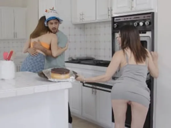 maki sex Mẹ dâm gạ phang thằng bồ của con gái