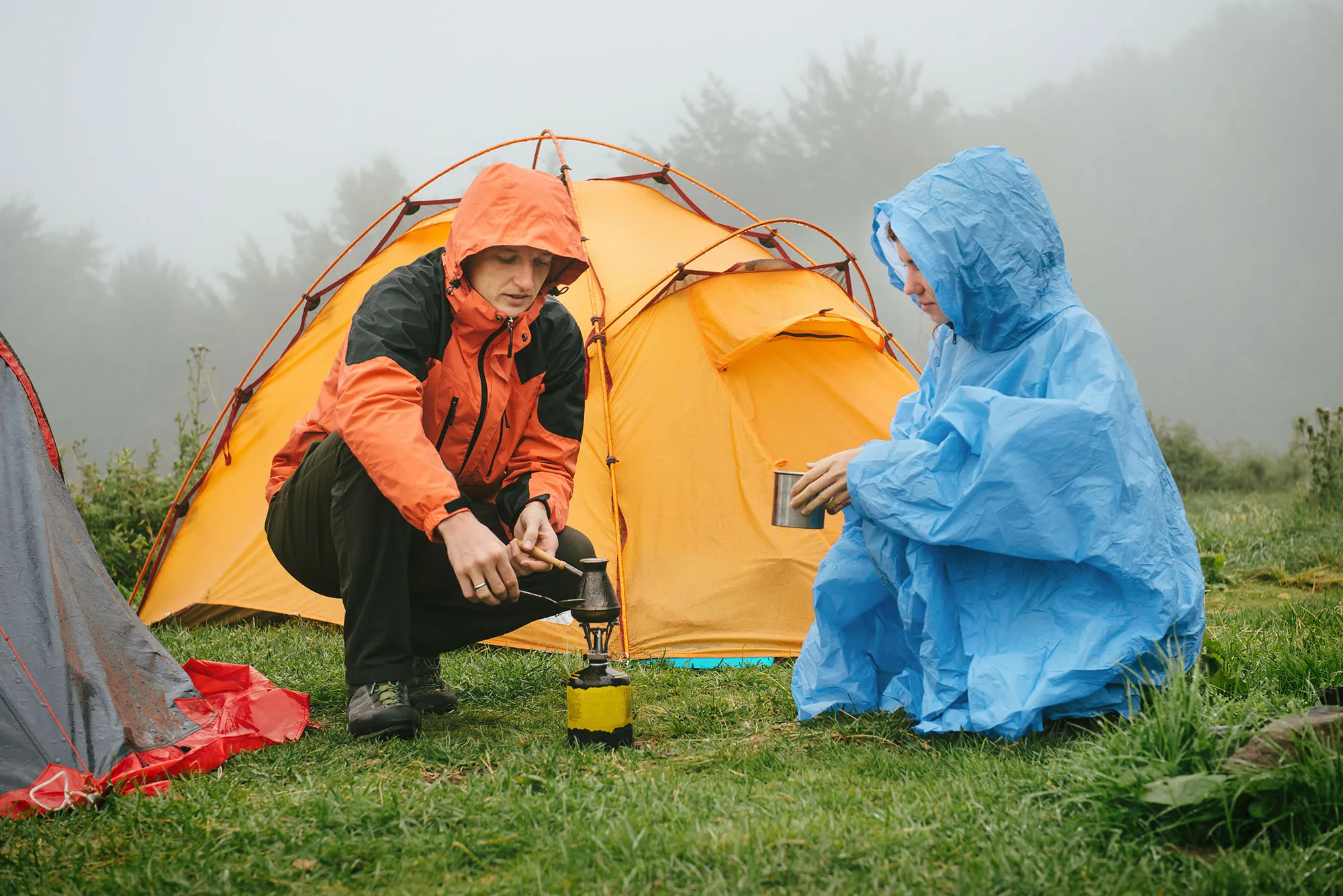 Yağmurda Kamp Yapmak İçin 7 İpucu – Sizi Kuru Tutacak Fikirler